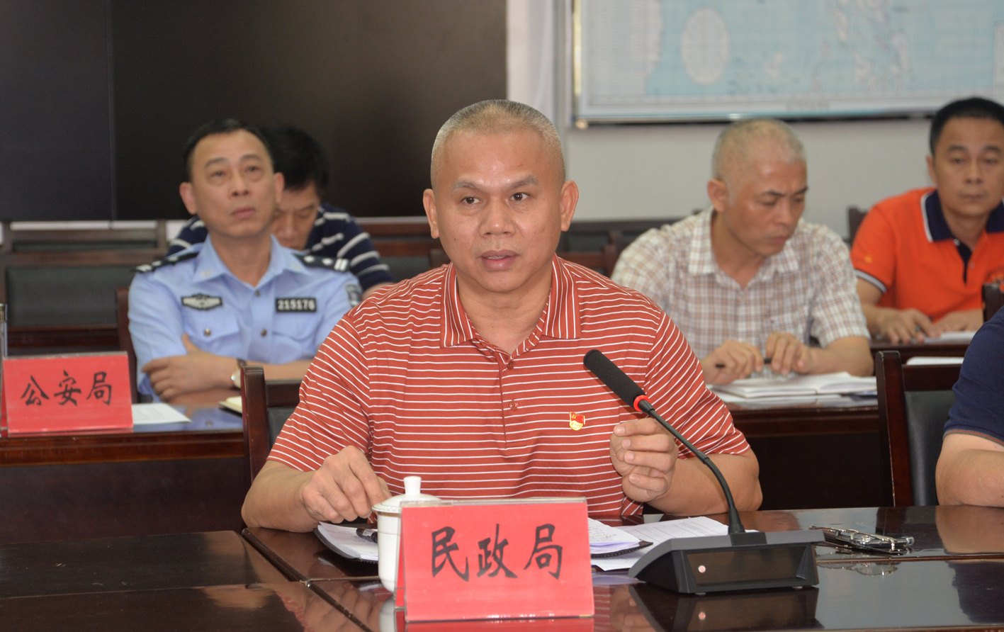 我市有關(guān)部門領(lǐng)導(dǎo)匯報(bào)有關(guān)工作情況和下一步工作計(jì)劃.JPG