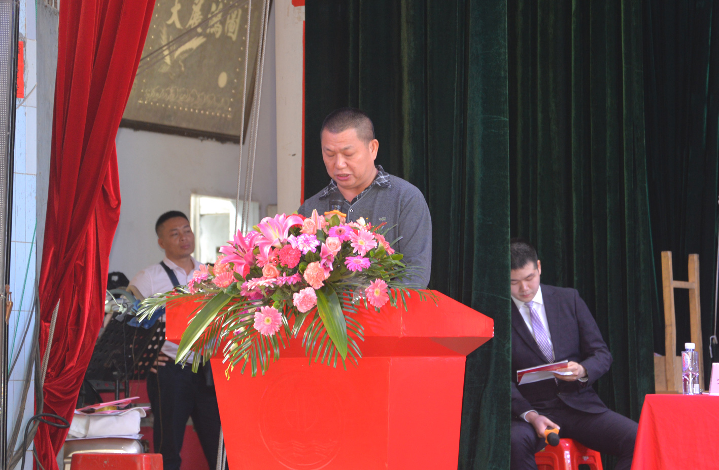 湛江市文化廣電旅游體育局文物非遺科科長黃清平致辭.JPG